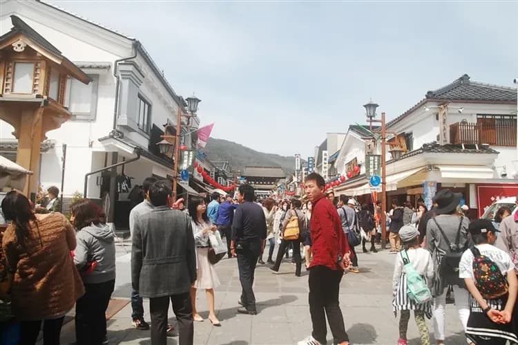 冬遊北陸秘境｜富山包機～3晚溫泉！地獄谷雪猴泡湯.白馬岩岳纜車~北阿爾卑斯山雪景.合掌村.戲雪.善光寺.冬季寒鰤鍋五日-8