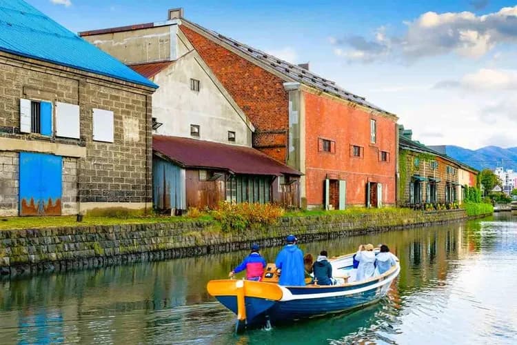 ShutterStock-小樽運河旅情(小樽運河遊船)