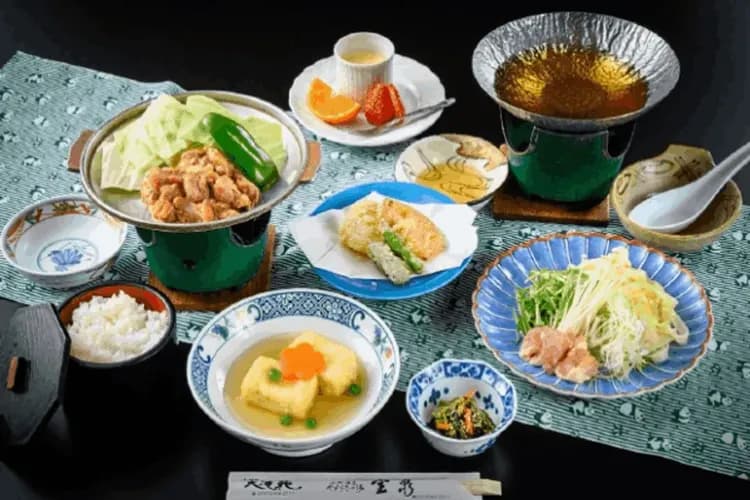 ※圖片僅供參考，實際餐食內容將依當日現場食材及餐廳安排為主。-日本特色料理