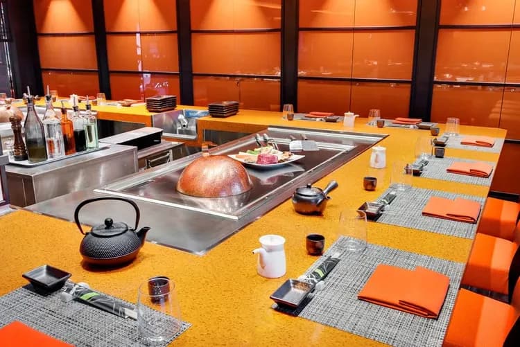 付費餐廳-Kaito壽司吧與Teppanyaki鐵板燒-餐飲饗宴