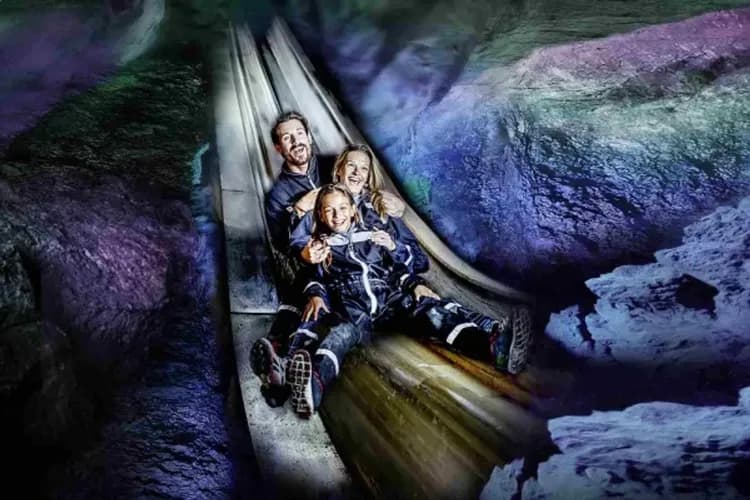 鹽礦溜滑梯-古老鹽礦探秘