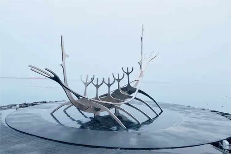 冰島幸福極光～溫泉冰河湖、藍冰洞健行、金環風景線、荷蘭5D飛行遊船10日-7