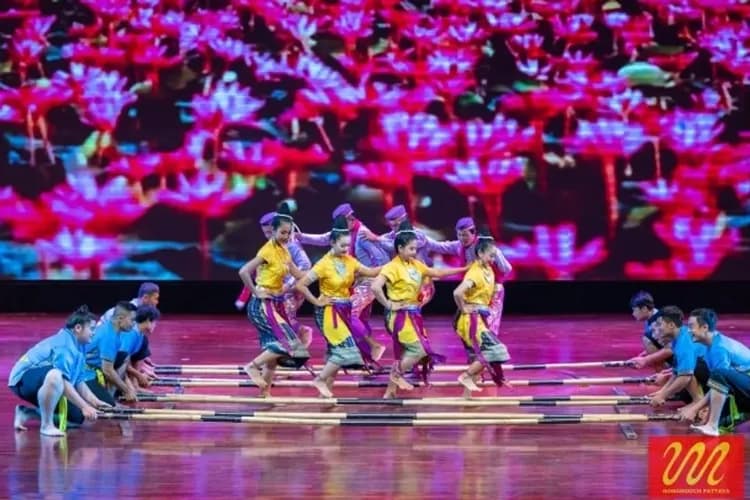 東芭樂園(遊園車、文化表演、蘭花園、恐龍天地)