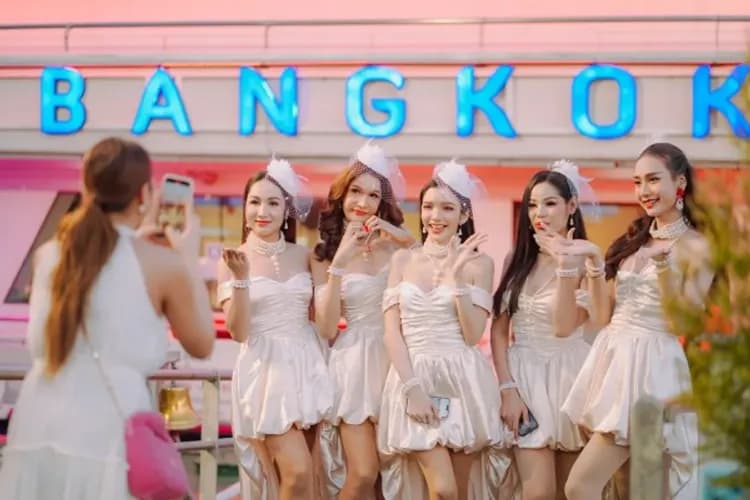 嘉年華號夜遊湄南河(來回約2小時、含自助晚餐)