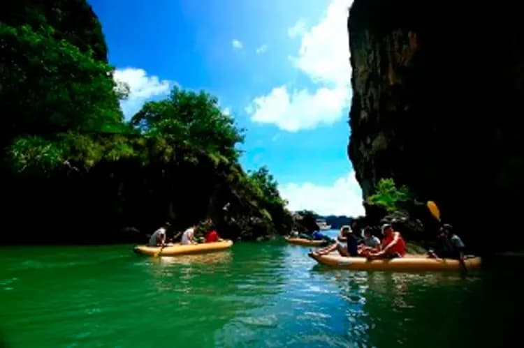 普吉島喜迎春～帆船跳島遊、割喉群島泛舟、叢林飛躍體驗、夢幻嘉年華秀六日