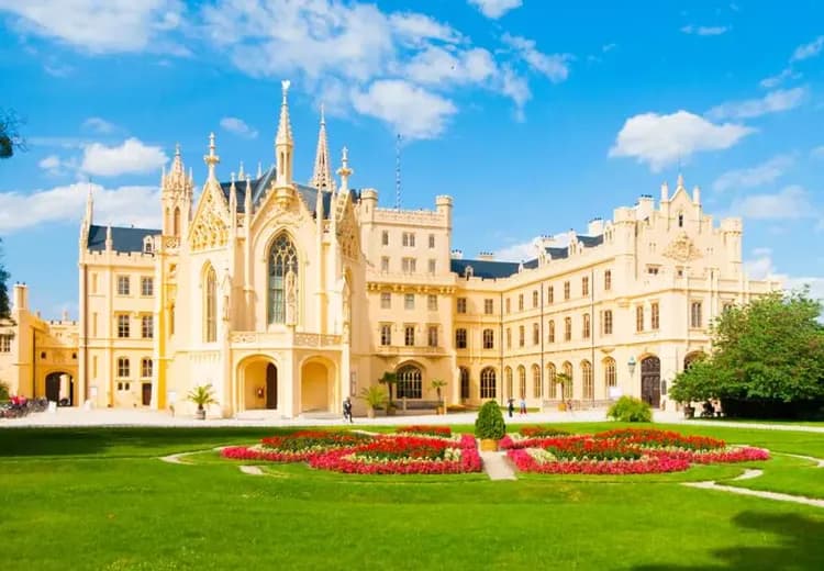 捷克景點, 萊德尼采城堡