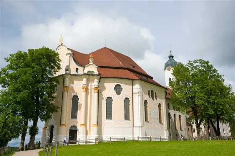 春遊折3千｜經典德國｜雙城堡．楚格峰．國王湖遊船．慕尼黑．花之島10日(送童話小鎮)-15