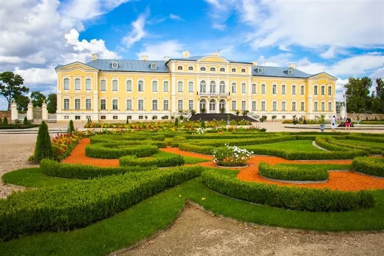 玩樂369│經典波蘭與波羅的海13日│兩晚五星,維利奇卡鹽礦,奧斯維辛集中營,希特勒狼穴,騎士馬爾堡,八大世遺,土航雙點-11