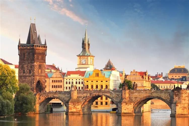 ITF搶先跑｜奧捷10日｜童話鎮哈修塔特,庫倫諾夫,施泰爾,捷克白堡,布拉格自在遊