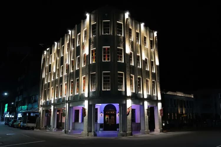 展演地點：高雄哈瑪星貿易商大樓