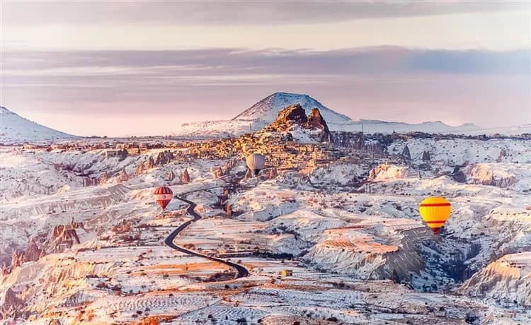 五星阿聯酋》經典土耳其旅遊11日│早鳥購熱氣球│賞花趣、灑鹽哥餐廳、仿洞穴連泊、博斯普魯斯海峽遊船、6大世界文化遺產-18