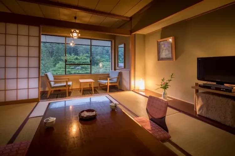 花卷溫泉飯店(乙晚；長腳蟹吃到飽)