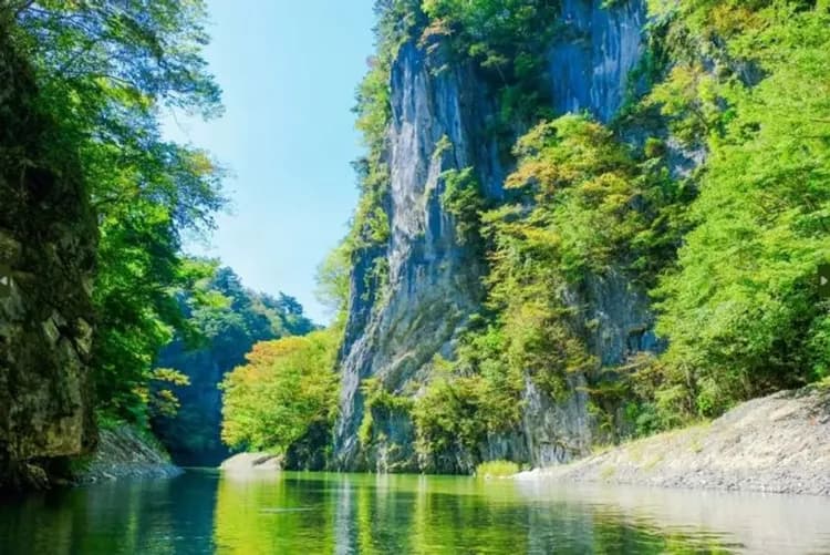 猊鼻溪輕舟遊船