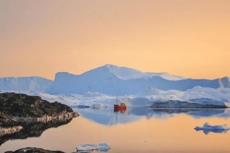 Albatros Arctic Circle 授權提供-午夜峽灣航行(遊船)