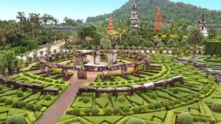 搶購泰國曼芭｜東芭樂園.網美班尼迪克之屋.浪漫粉紅沙灘.ICONSIAM泡泡瑪特.海鮮燒烤BBQ.泰式按摩五日｜高雄出發