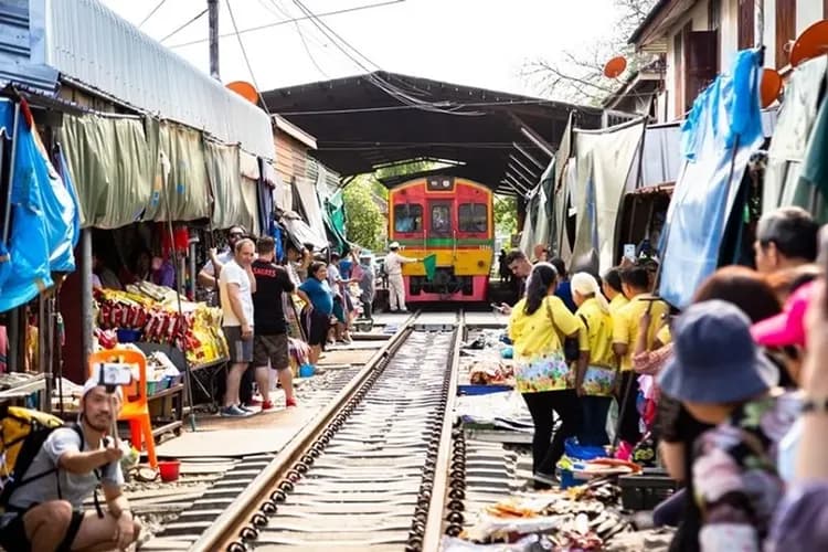 泰國嗨玩曼芭夜未眠｜丹嫩莎朵水上市場.美功鐵道.沙灘俱樂部.OceanSky海天盛宴5＋1日｜高雄出發-11