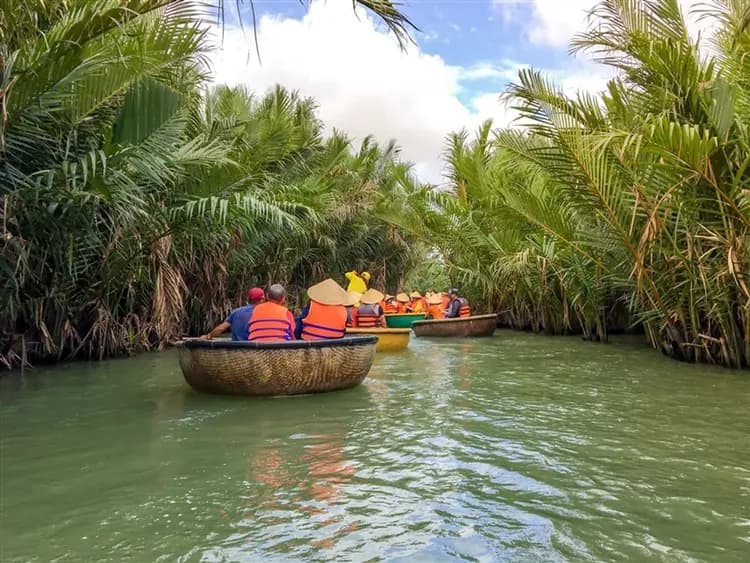 第2人折2000元.小資中越峴港｜會安古城.巴拿山纜車.奧黛服體驗.美山聖地.迦南島竹桶船體驗.螃蟹泰國蝦.龍蝦吃到飽六日｜含稅簽.台中出發