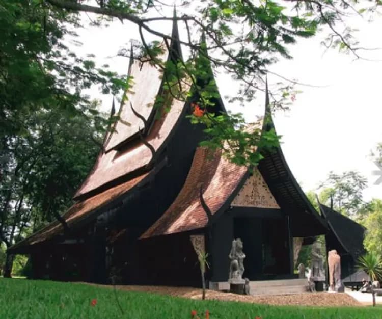 泰國清邁旅遊｜南奔復古火車,小白廟x泰服體驗,茵他儂山,黑藍白廟,泰式午茶,夜間動物園,無購物6日-8