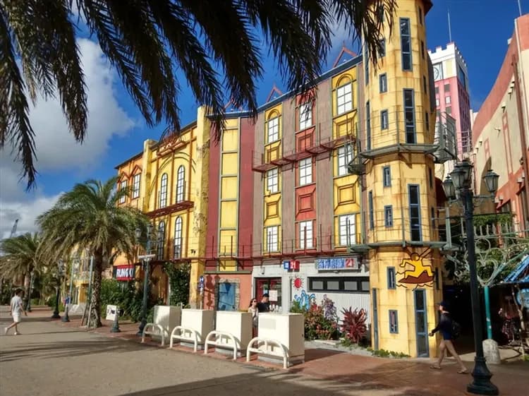 平日企劃｜沖繩旅遊｜全程無自費餐｜古宇利～跨海大橋．時尚購物．暢遊海博館．琉球傳統文化四日｜免小費｜再升等Ａ級飯店１晚