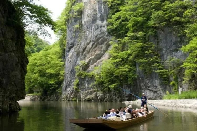 猊鼻溪輕舟遊船