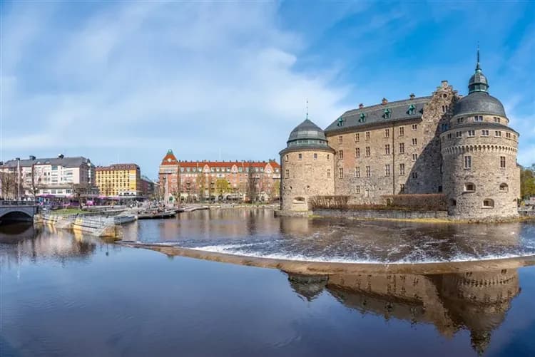 搶先賣特選北歐三國峽灣×鐵道×遊輪x文化11日│雙峽灣、峽灣遊船、挪威縮影火車、跨國過夜遊輪