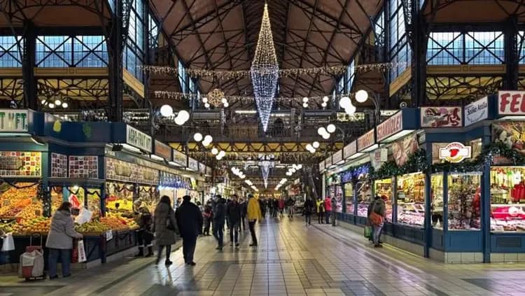 布達佩斯中央市場 匈牙利首都最大且最古老的室內市場