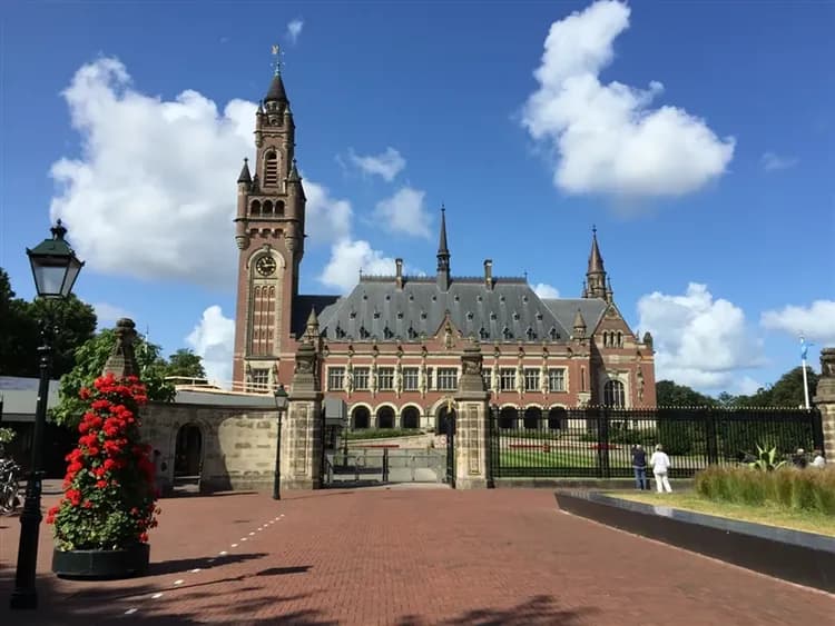 花季特選優惠｜荷比法旅遊│庫肯霍夫花園．北海漁村．特色三遊船．仙境羊角村．經典羅浮宮．梵谷小鎮．巴黎時尚購物趣11日-5