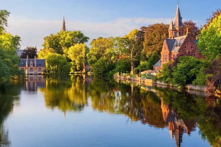 絕對超值法比荷～鬱金香花園、經典羅浮宮、加尼葉歌劇院、浪漫三城遊船10日