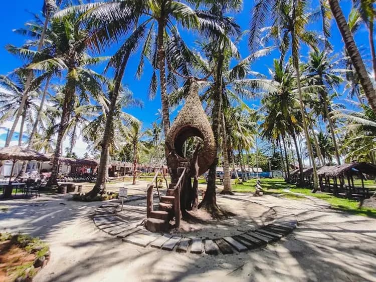 阿貢村-甘榜阿貢村(馬來高腳屋、網美鳥巢、椰林秋千)