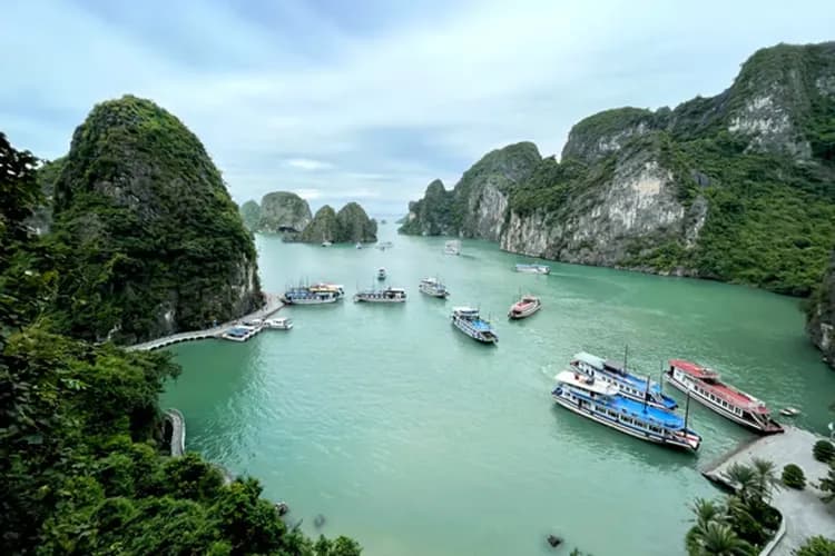 下龍灣(海上桂林；聯合國世界遺產目錄)