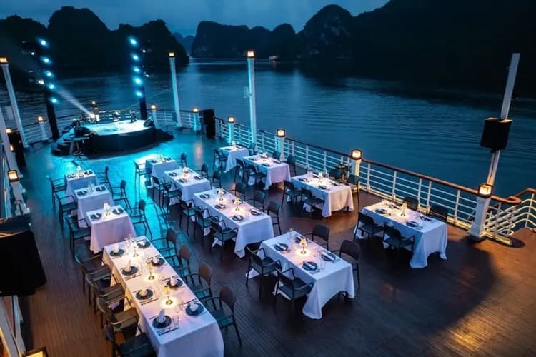 AMBASSADOR CRUISE 國賓大使號(乙晚)