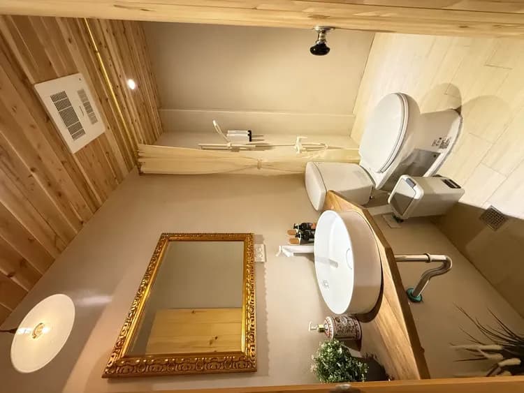 2F | 衛浴（套房1 ）