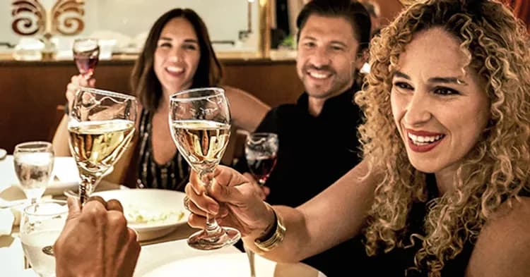 入住陽台艙｜至尊公主｜丹奈利之旅．冰河灣．朱諾．史凱威｜團體遊15日-16