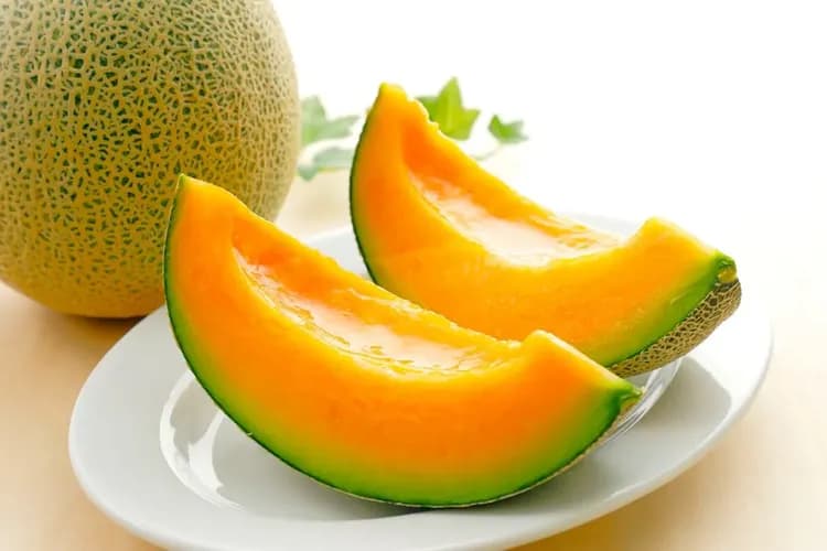 花現富良野．花田三合一體驗(花田遊園車、薰衣草花茶、道產牛海陸套餐、哈密瓜無限享用)