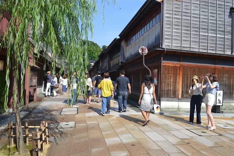 限量深度北陸～立山黑部雪牆ｘ微醺清酒列車｜上高地輕健行.庄川峽遊船.兼六園.合掌村~古民家入內.金箔體驗.雙溫泉五日｜不進店-5