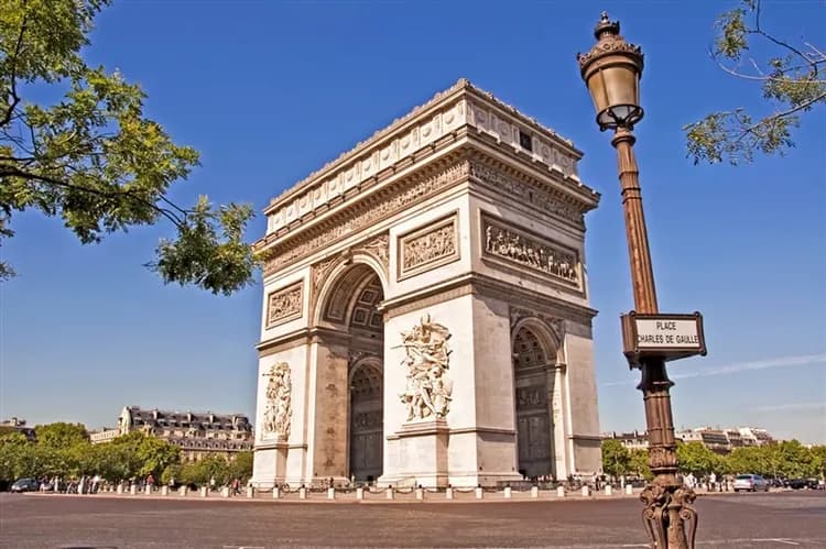 暑假折三千｜經典荷比法｜歐洲之星列車．漫遊小孩堤防．花都百年咖啡．中世紀古城．荷蘭綠村．巴黎購物10日-6