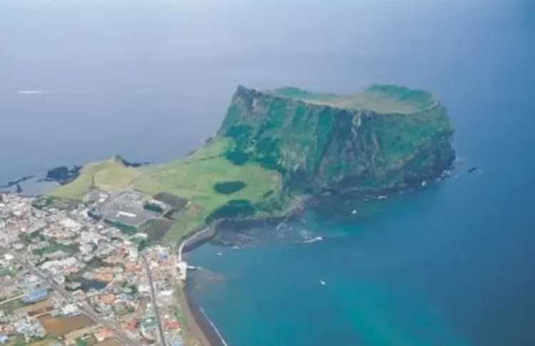 城山日出峰(世界自然遺產)