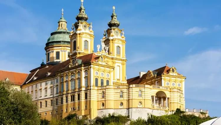 有奧地利最美修道院之稱的梅爾克修道院