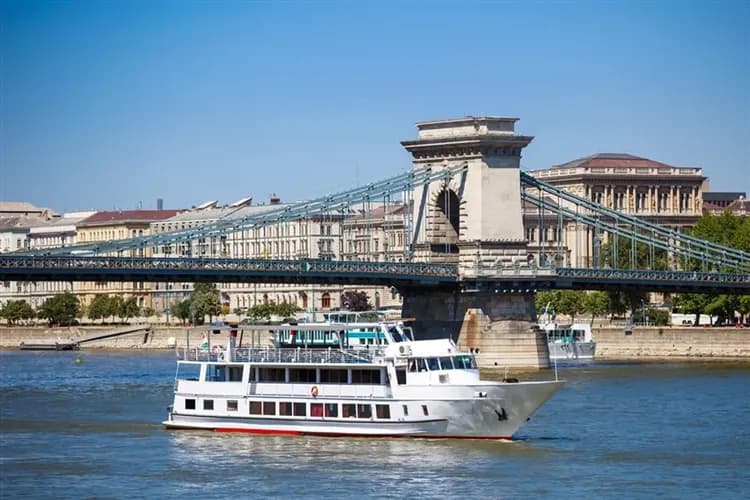 春遊折3千｜奧捷斯匈10日｜維也納雙宮,多瑙河遊船,匈牙利漁人堡,世界遺產梅爾克修道院-10