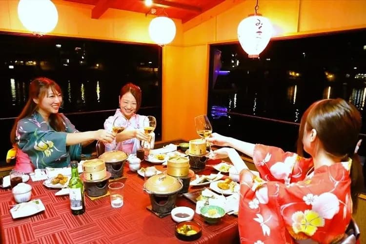 遊船饗宴季節變換菜單以現場提供為主-三隈川鵜飼船(晚餐；每年5月下旬至10月限定體驗)