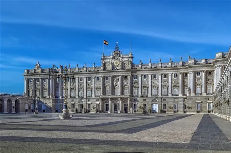 開春發發發│特選西班牙│馬德里．巴塞隆納高第建築．阿爾罕布拉宮．清真寺．權力遊戲城堡10日(雙點來回)-14