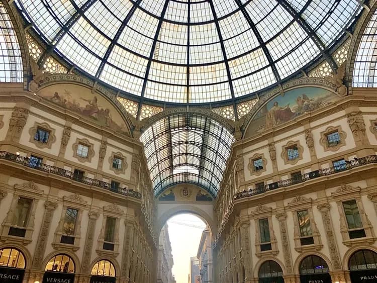 暑假折$3000│經典義大利│天空之城．絕美卡布里島．龐貝古城巡禮．傳奇鬥獸場．貢多拉遊船．奇蹟比薩．雙高速火車10日-19