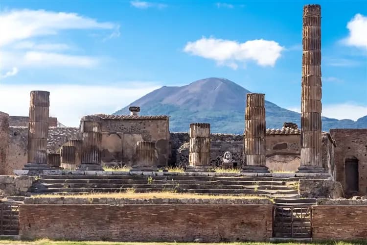 暑假折$3000│經典義大利│天空之城．絕美卡布里島．龐貝古城巡禮．傳奇鬥獸場．貢多拉遊船．奇蹟比薩．雙高速火車10日-13