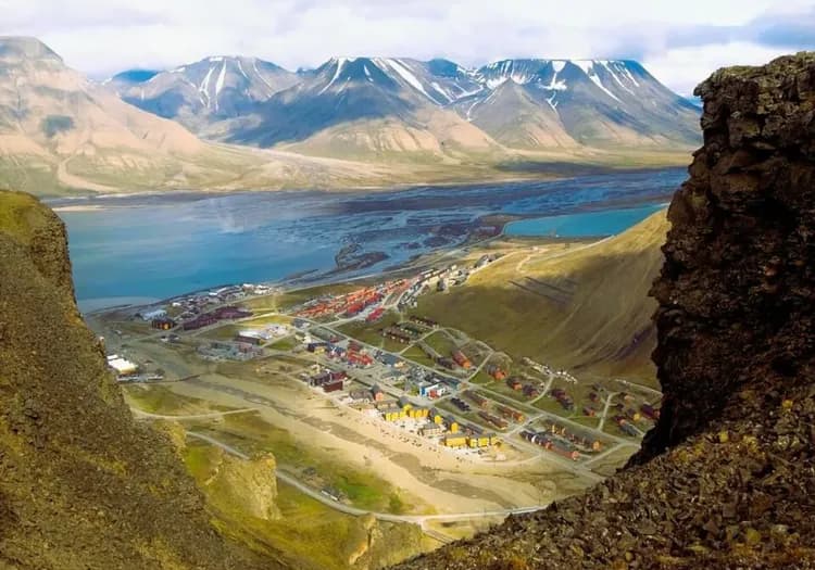 朗伊爾城,史瓦巴德群島