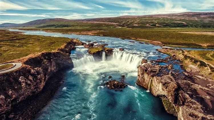 玩樂369經典冰島冰與火之旅11日｜冰島環島、斯奈山半島、金環鑽石雙風景線、熔岩洞穴、冰河健行、溫泉冰河湖、冰島馬秀-7