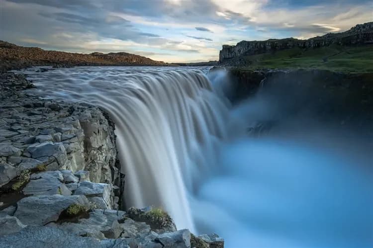 玩樂369經典冰島冰與火之旅11日｜冰島環島、斯奈山半島、金環鑽石雙風景線、熔岩洞穴、冰河健行、溫泉冰河湖、冰島馬秀
