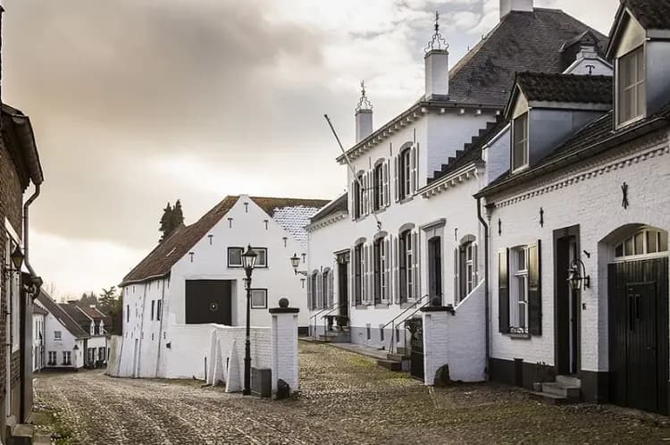魅力歐洲｜荷比盧｜德哈爾古堡、古董蒸汽火車、羊角村三遊船、歐洲之桅登頂九日
