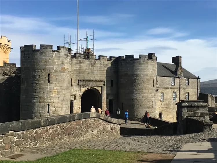 玩樂369經典愛爾蘭蘇格蘭傳奇之地10日｜蘇格蘭高地、天空島、湖泊、風笛秀、城堡與蘇格蘭傳說-13