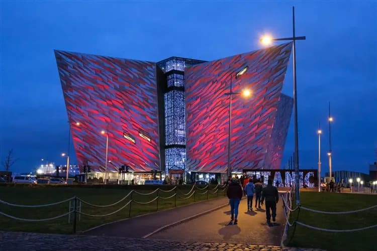 玩樂369經典愛爾蘭蘇格蘭傳奇之地10日｜蘇格蘭高地、天空島、湖泊、風笛秀、城堡與蘇格蘭傳說-12