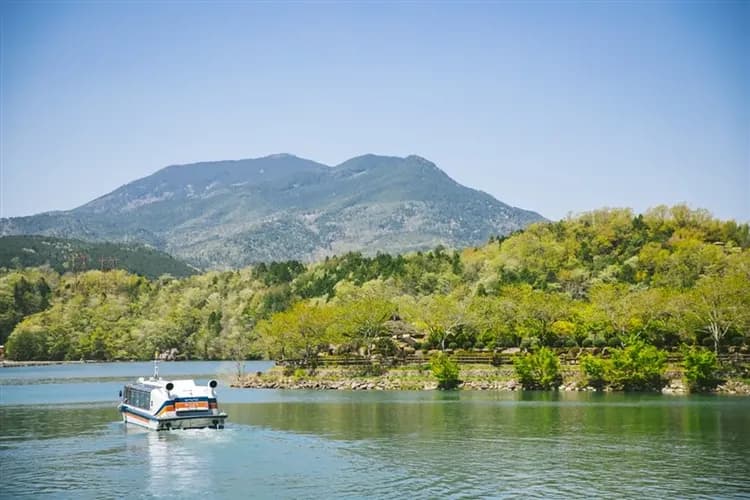 輕奢行｜北陸雪月花包車｜雨晴海岸．秘境奈良井宿．匠人錫作微醺品酒．童話合掌村．飛驒牛美饌．高山朝市｜雙溫泉6日-5
